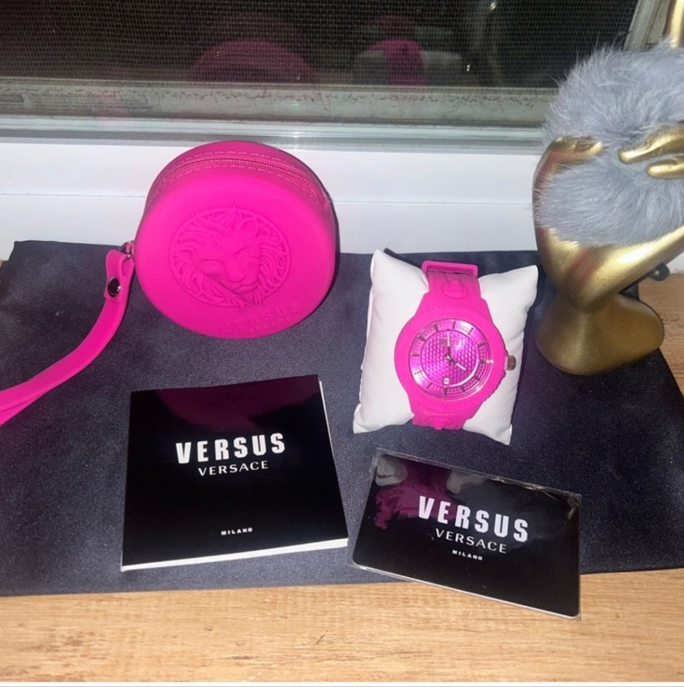 Versace Versus Watch - Picture 2 of 9